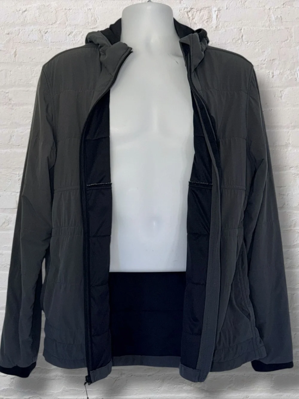 The North Face Men’s Large Gray Hooded Insulated Full Zip Jacket Ventrix Outdoor